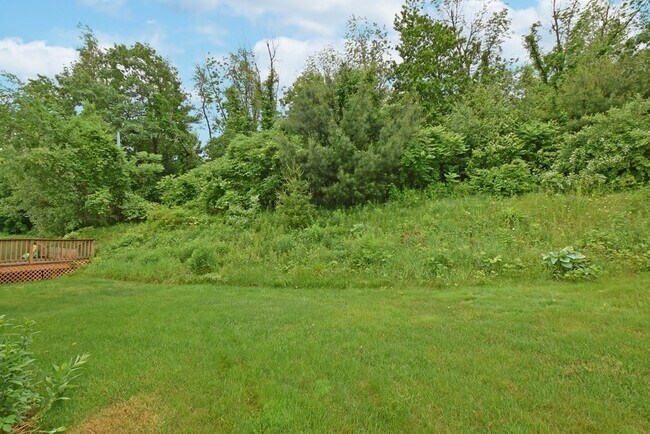 Building Photo - 35 Fox Meadow Dr