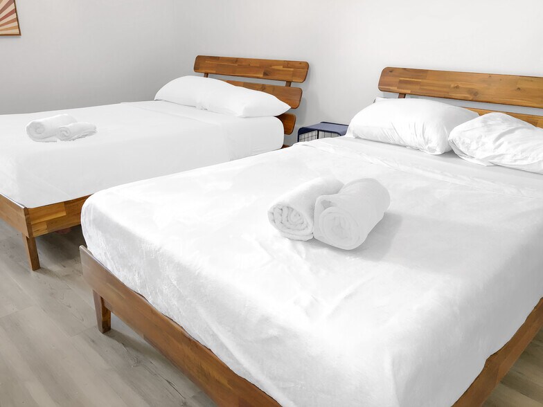 Bedroom - 4220 Wilshire Blvd
