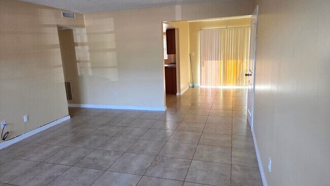 Building Photo - 38 S Ortman Dr