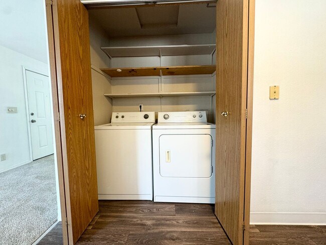 Building Photo - 2bd/1b Apartment, Boise Bench-Close to Eve...