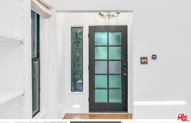 Building Photo - 1125 1/2 Glenville Dr