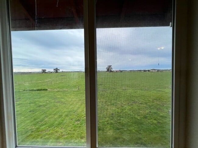 Building Photo - Marilann CT