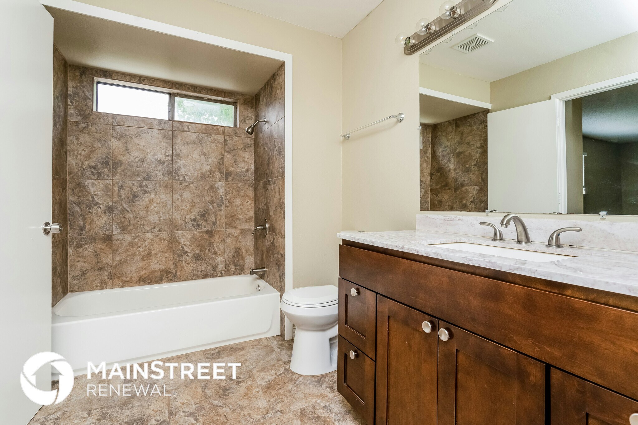 Building Photo - 2437 Channing Dr