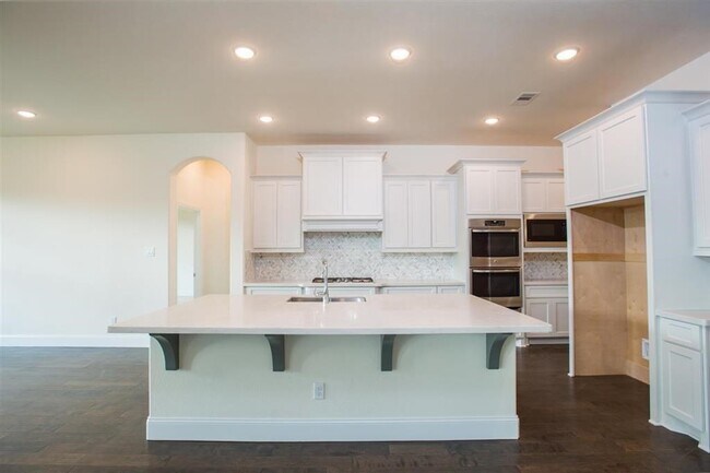 Building Photo - 21119 Bradford Grove Dr