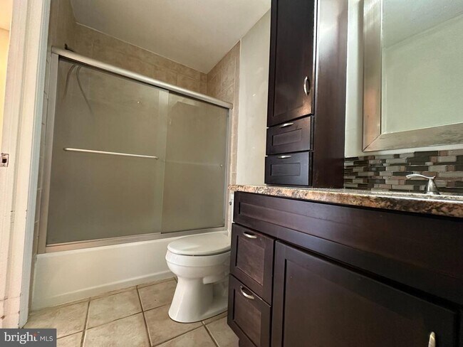 Building Photo - 507 Gregorys Way