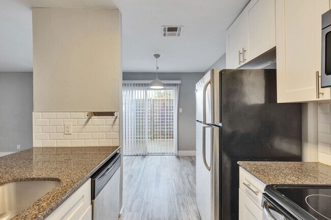 Building Photo - 4721 Blueberry Trail