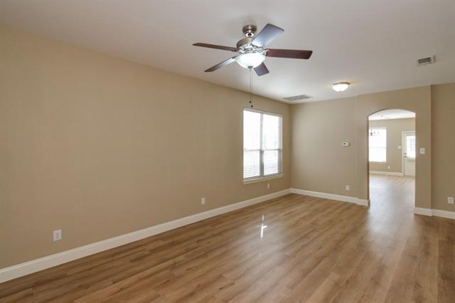Building Photo - 9810 Walnut Hill Dr