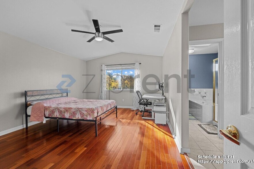 Building Photo - 1088 Vista Pointe Cir