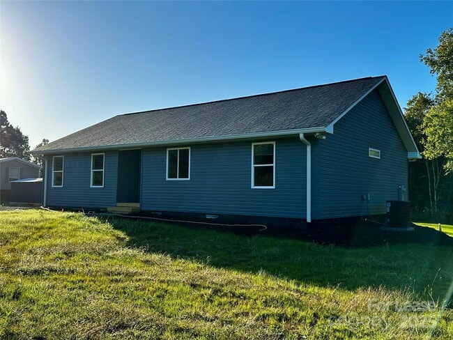 Building Photo - 6431 Little Mountain Rd