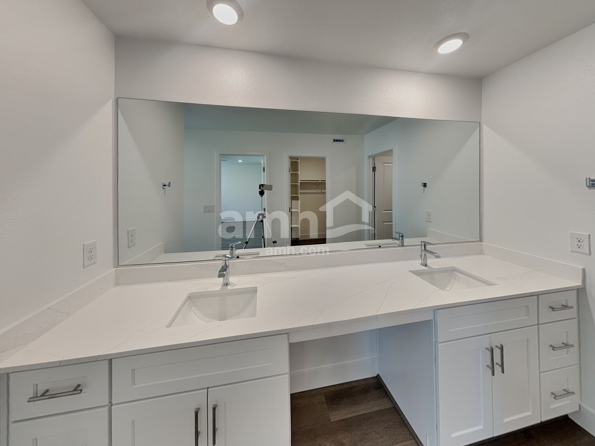 Building Photo - 10131 Cv Mountain St