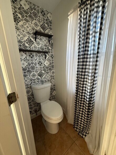 Building Photo - 867 Park Valley Cir