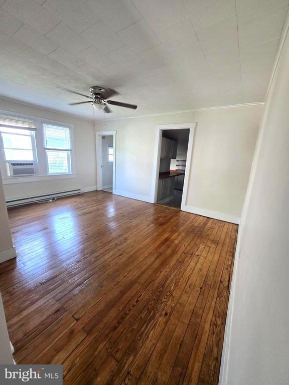 Building Photo - 446 Railroad Ave
