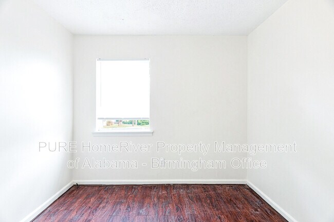 Building Photo - 8017 1st Ave S