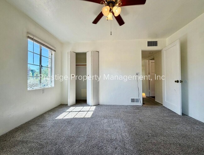 Building Photo - Spacious With Vintage Charm- 2/1 Centrally Located and Waiting For You!