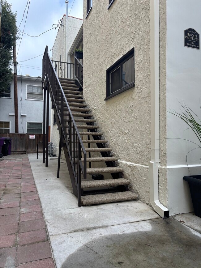 Building Photo - 958 2nd St