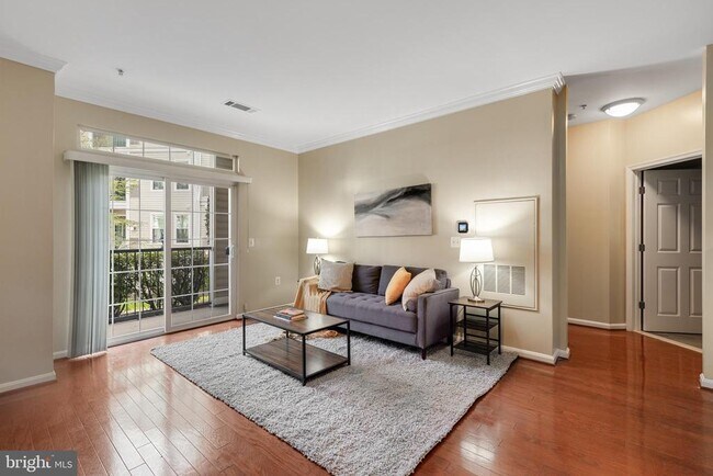 Building Photo - 2465 Army Navy Dr