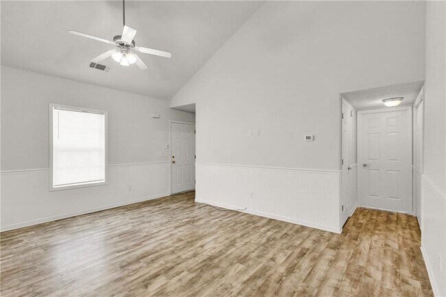 Building Photo - 119 Twin Pines Ct