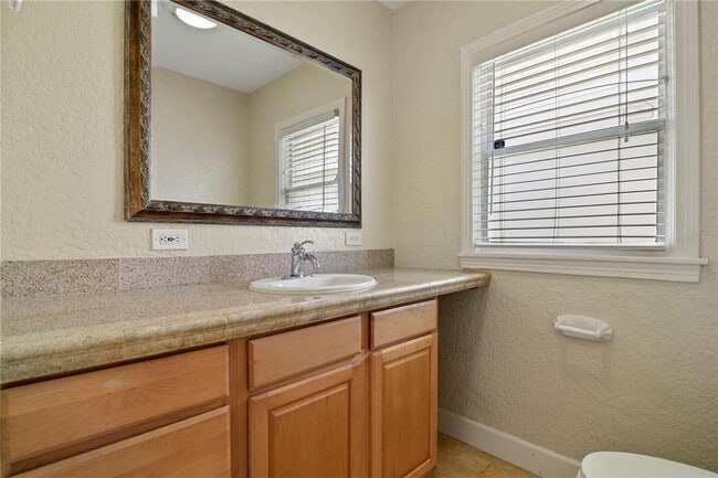 Building Photo - 689 Overspin Dr