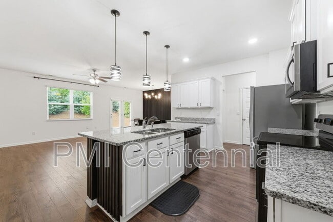 Building Photo - 192 Hampton Cir