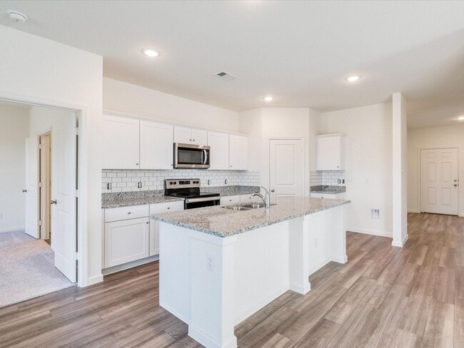 Building Photo - 1553 Shadow Hawk Dr