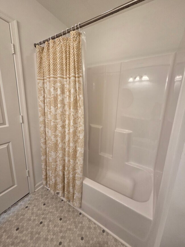 Building Photo - WOODLANDS AT WESTERN BRANCH