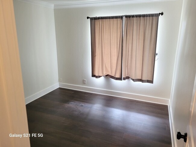 Building Photo - NEW PRICE REDUCTION!!! Beautiful Condo: 3 ...