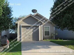 Building Photo - 3 Bedroom, 2 Bath House in Fort Worth