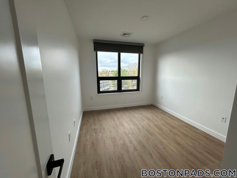 Building Photo - 199 Gardner St