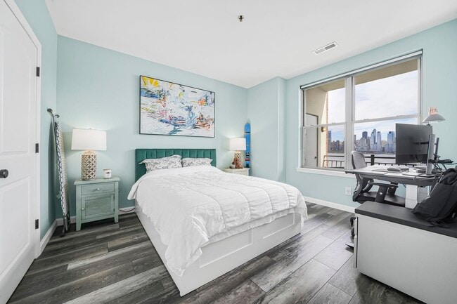 Building Photo - 26 Ave at Port Imperial