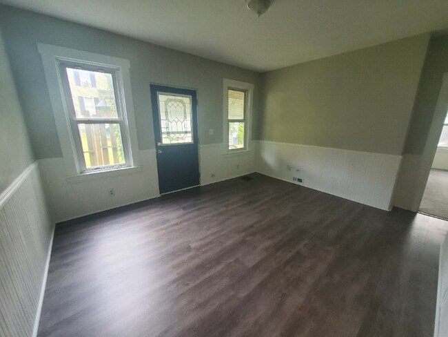 Building Photo - 20 Euclid St