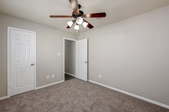 Building Photo - 8210 Rustic Cape Dr