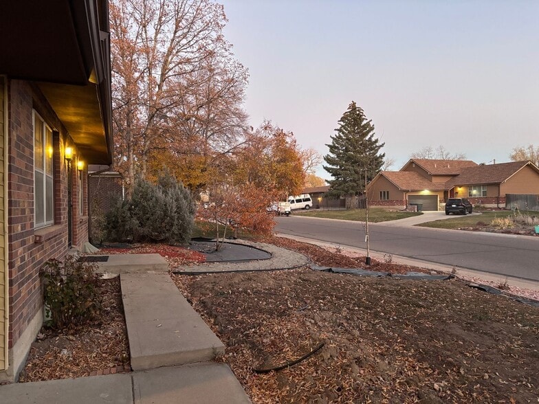 Building Photo - 11065 Pinyon Dr