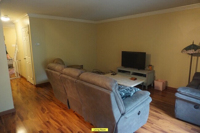 Building Photo - 10 Carlyle Ct