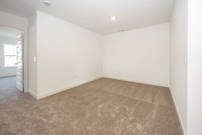 Building Photo - 3 bedroom, Two and Half bath townhome in the heart of Westfield