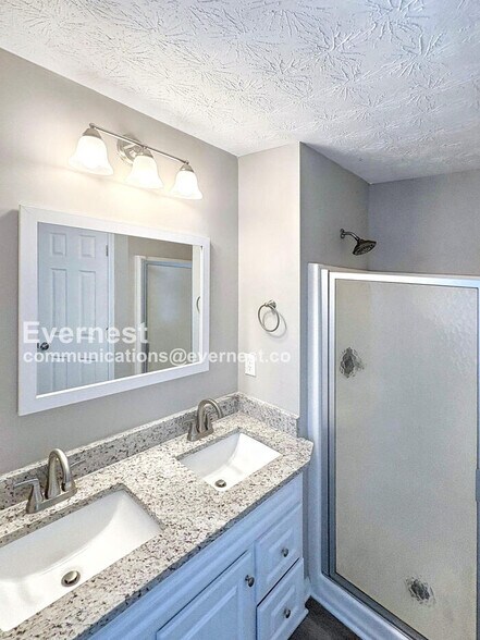 Building Photo - 20 Shenandoah Dr