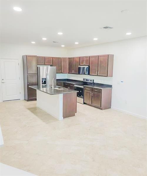 Building Photo - 4760 Longwood Lake Sq