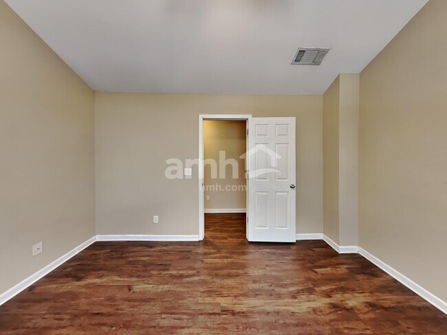 Building Photo - 191 Southwind Ln