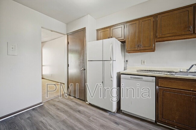 Building Photo - 1474 E Tanners Creek Dr