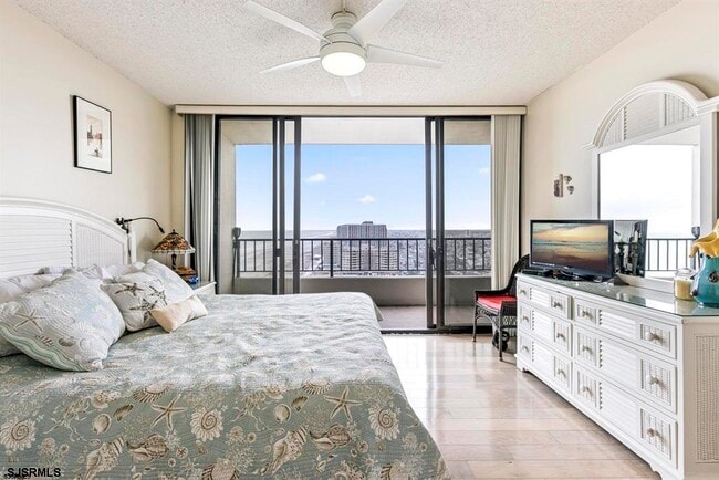 Building Photo - 3851 Boardwalk