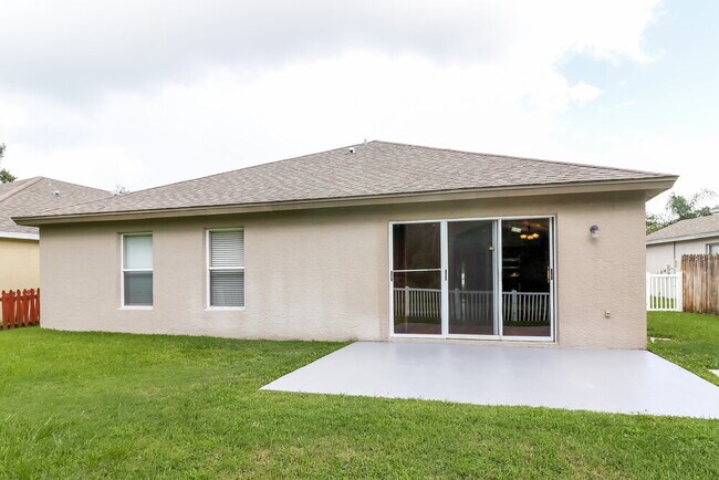 Building Photo - 5920 Count Turf Ln