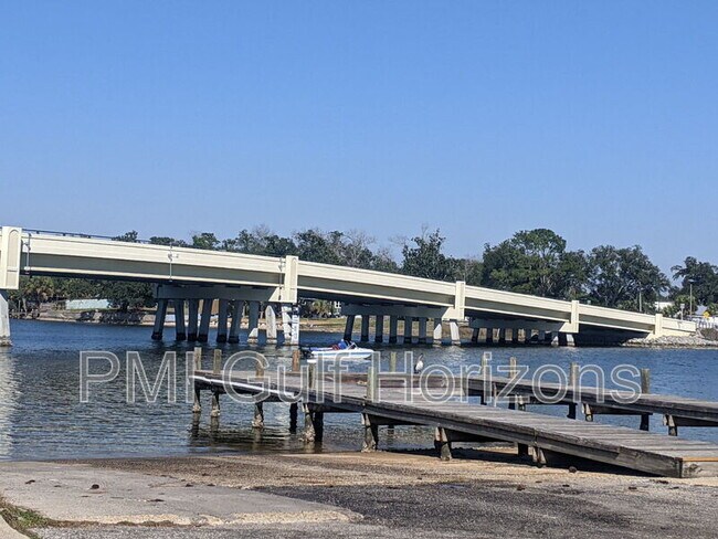 Building Photo - 5 Ellinor Ct