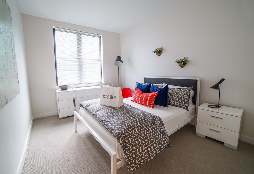 Building Photo - 480 Foley St