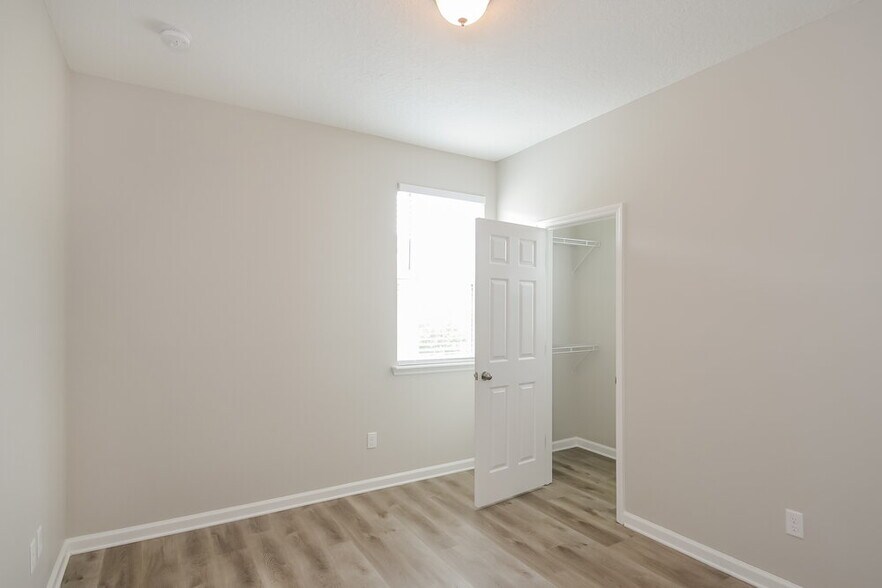 Building Photo - 7046 Crispin Cove Dr