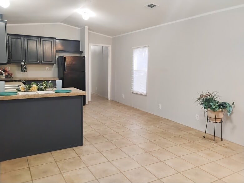 Building Photo - 110 N Michigan St