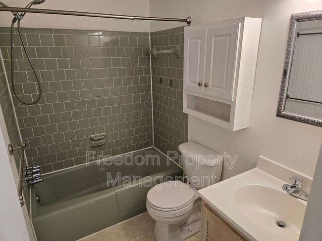 Building Photo - 10629 Provincial Dr