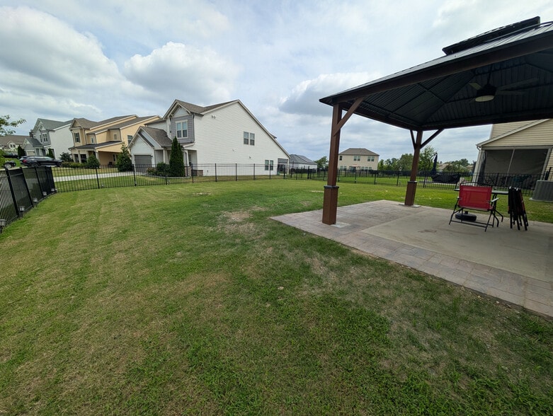 Building Photo - Room in House on Rupell Dr
