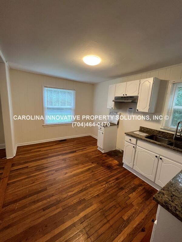 Building Photo - 2824 Phillips Ave