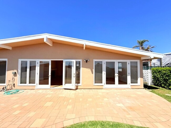 Building Photo - Fantastic Single Story 3 bed - 3 bath with backyard in Malibu - Topanga Beach Area