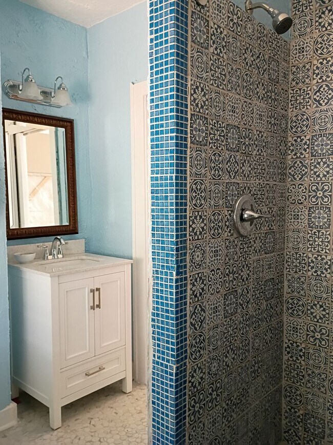 Building Photo - Charming Mediterranean Bungalow in the Heart of Historic DeLand