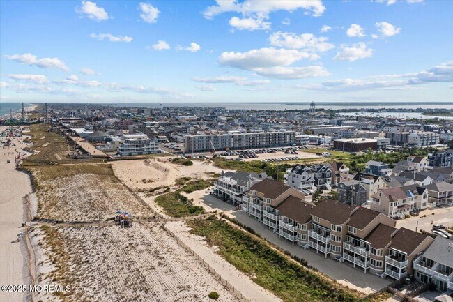 Building Photo - 30 Dune Terrace